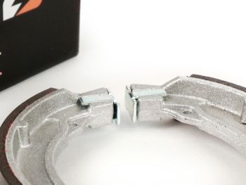 Brake shoes -BGM PRO Ø=127x23 mm- Vespa 8" rear, 1 anchor pin, Vespa Wideframe V1T-V15T (r), V30T-V33T (r), VM (r), VN (r), VL (r), VB (r), VNA1T-VNA2T (r), VNB1T-VNB3T (r), VBA1T (r), VBB1T (r)