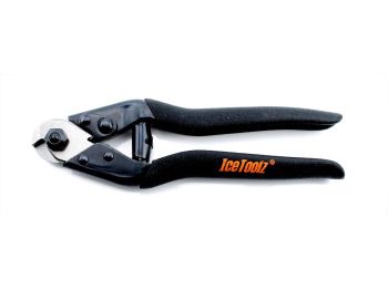 Pliers for cable pulls